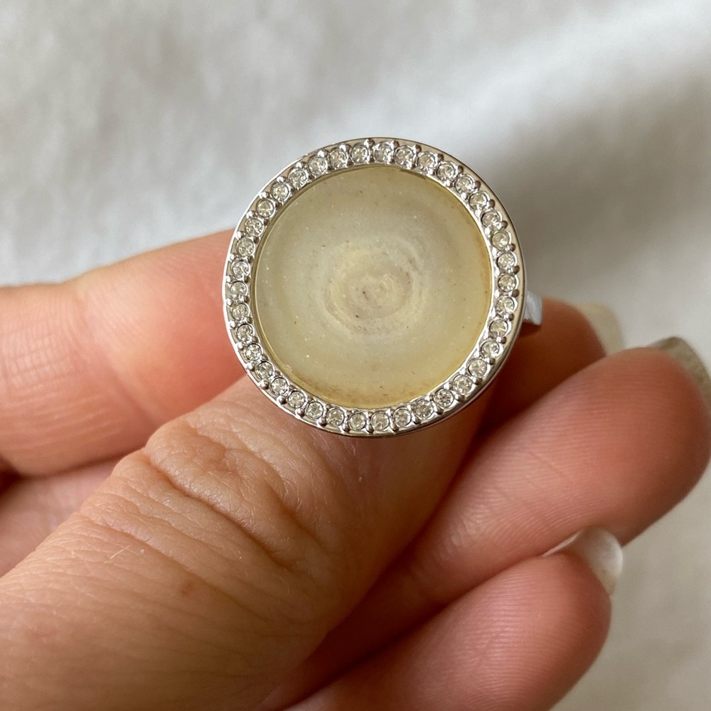 Ring - Picture 2 of 4
